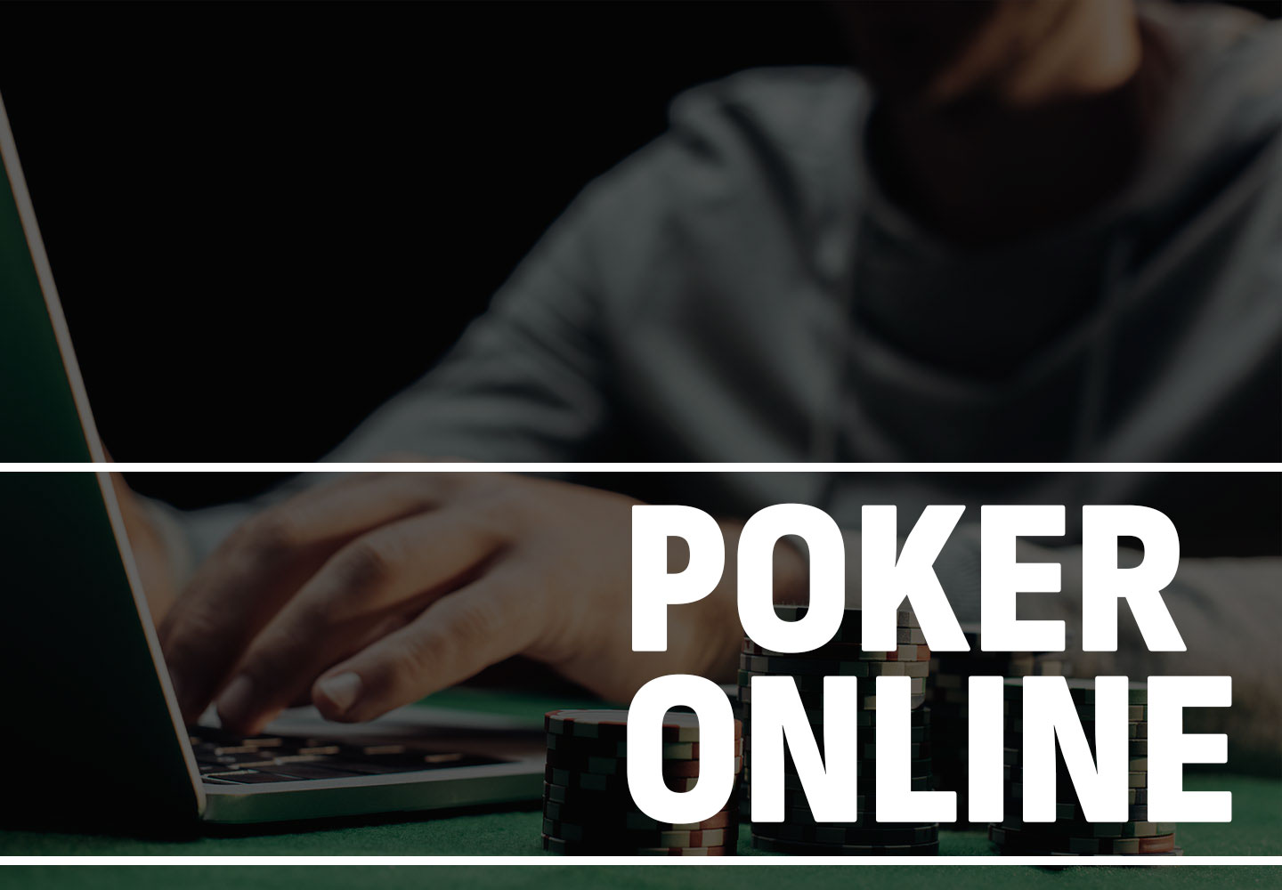 Jugador de poker online con fichas junto a su ordenador